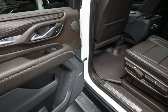 Used 2023 GMC Yukon XL Denali AWD/4WD image 16