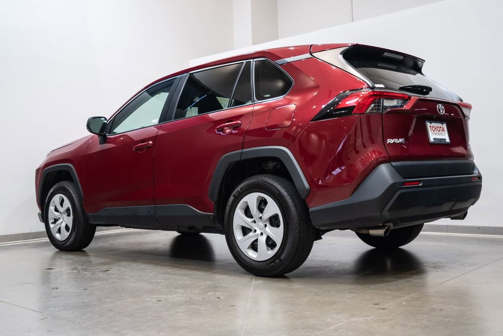 Used 2024 Toyota RAV4 LE image 7