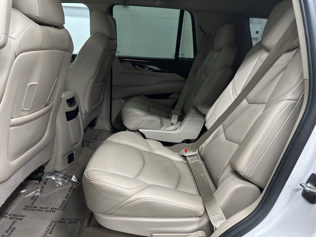 Used 2018 Cadillac Escalade Luxury image 36