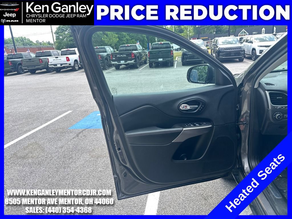 Used 2019 Jeep Cherokee Limited AWD/4WD image 12