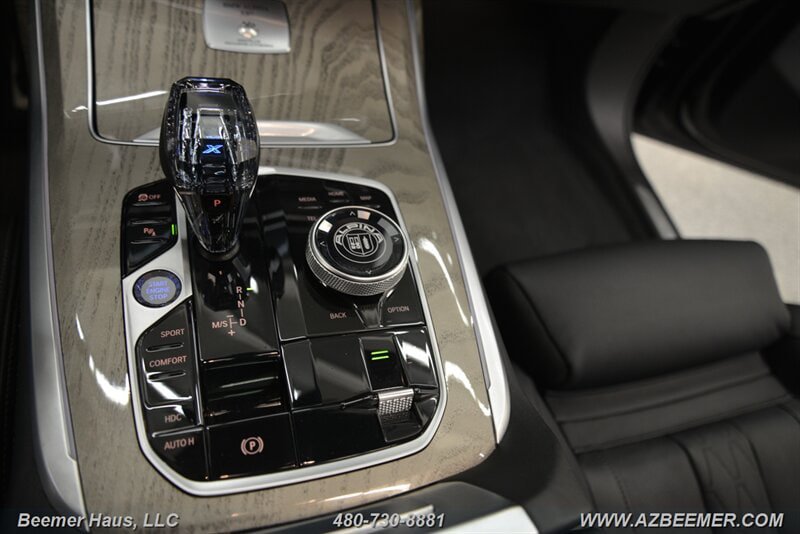 Used 2024 BMW ALPINA XB7 AWD/4WD image 40
