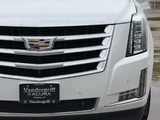 Used 2018 Cadillac Escalade Luxury AWD/4WD image 8