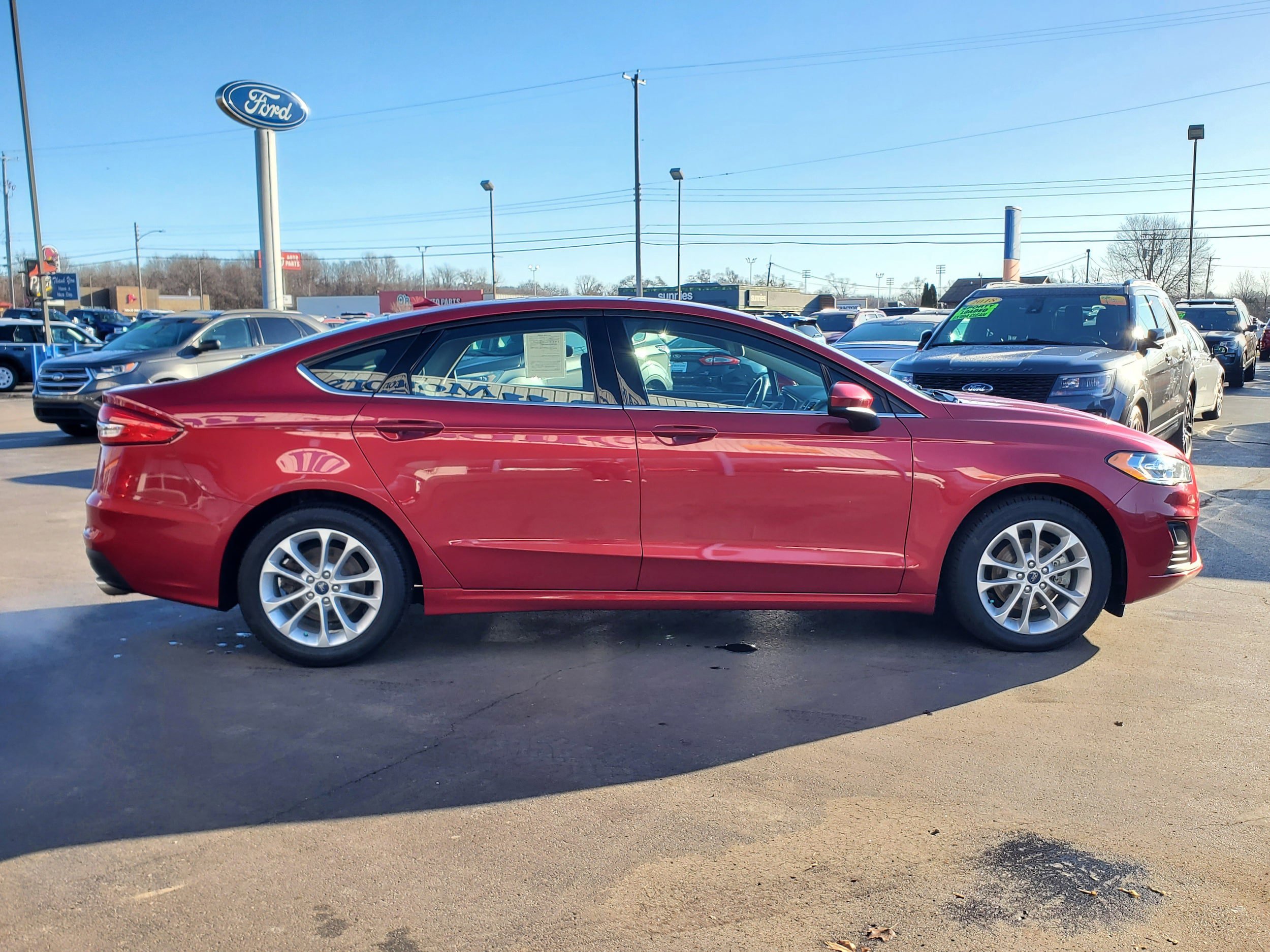 Used 2020 Ford Fusion SE image 5