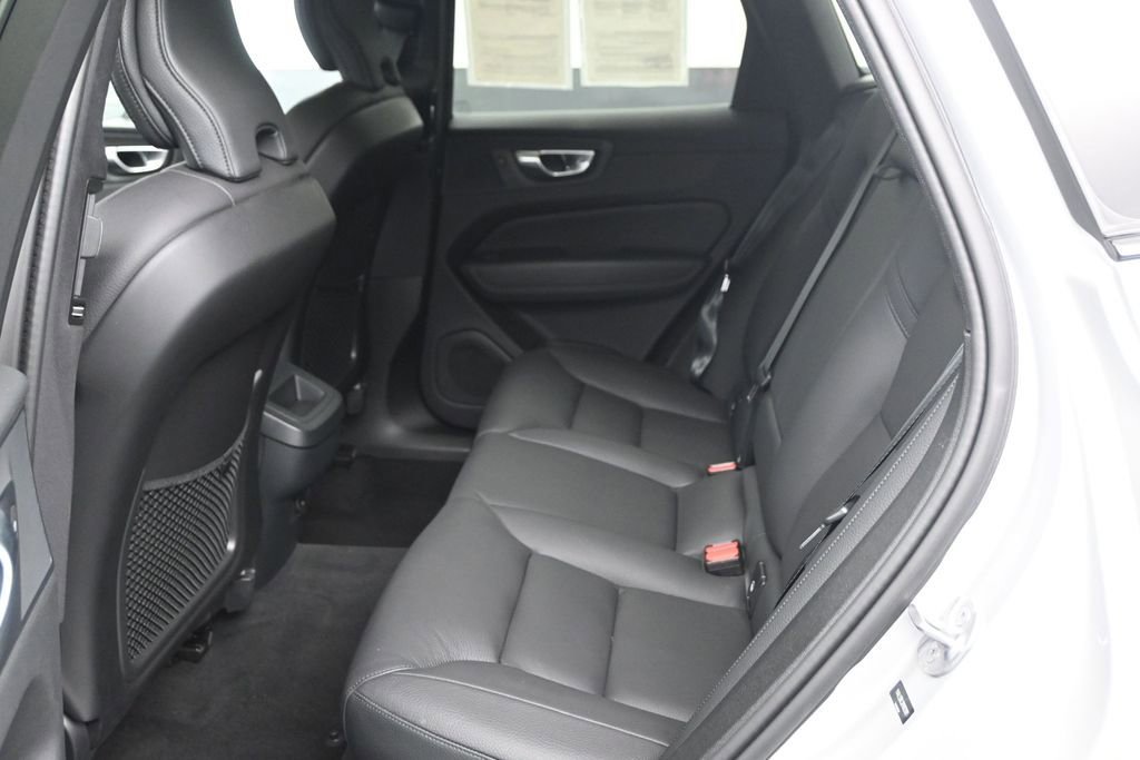 Used 2024 Volvo XC60 B5 Plus w/ Climate Package AWD/4WD image 18