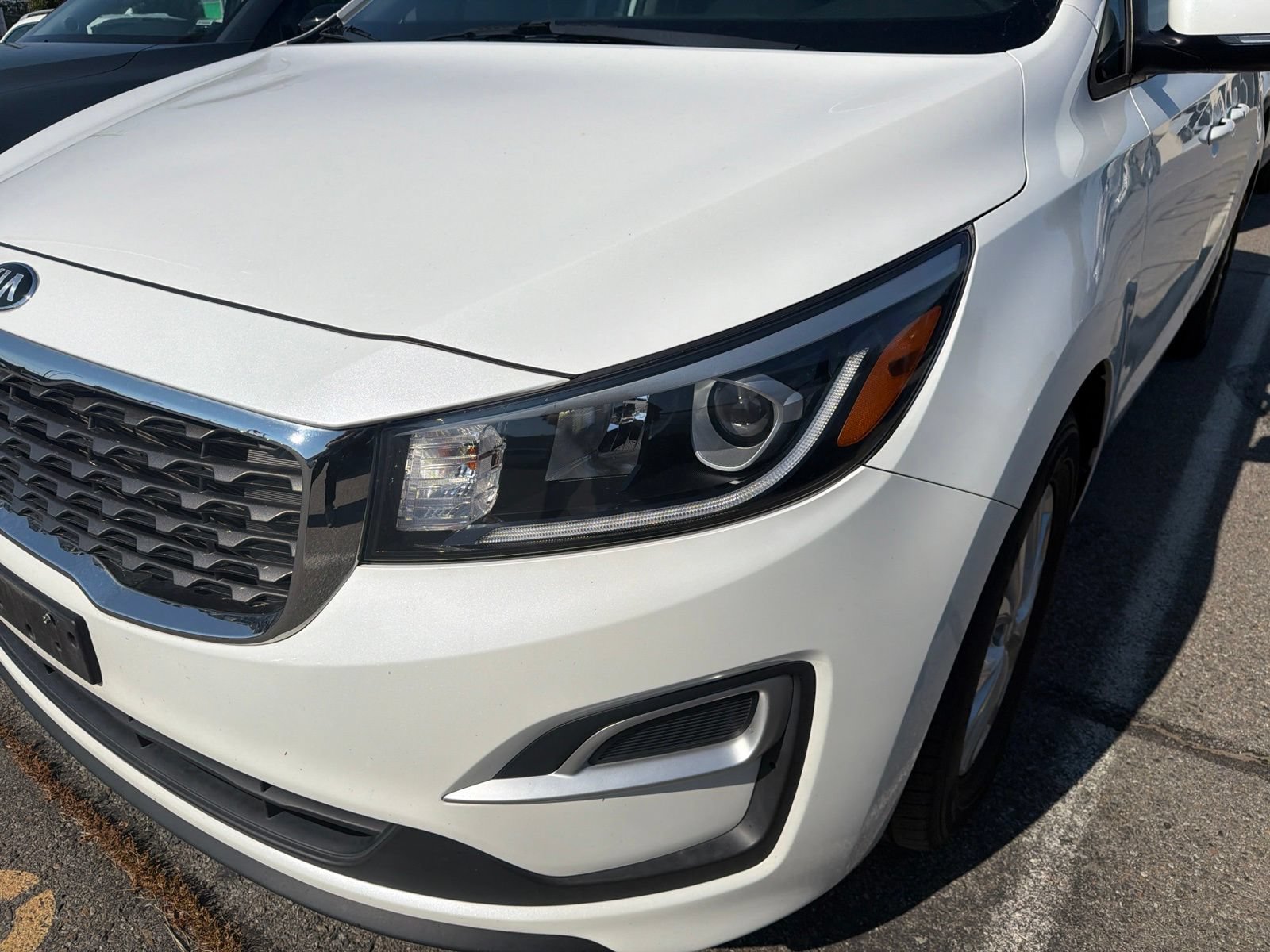 Used 2021 Kia Sedona LX FWD image 2