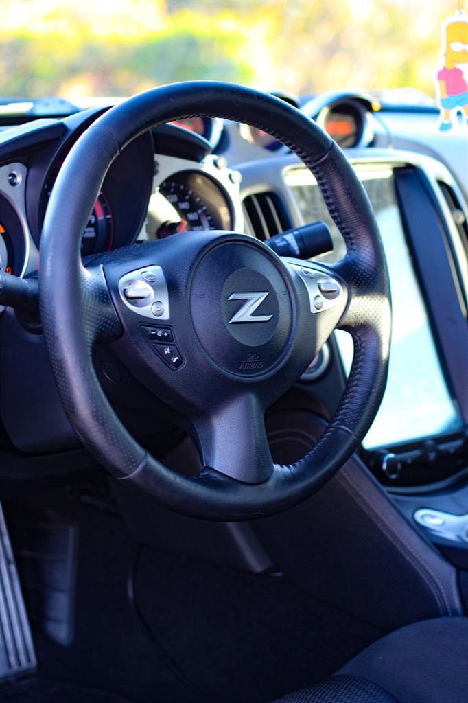 Used 2009 Nissan 370Z Touring w/ Sport Pkg image 13