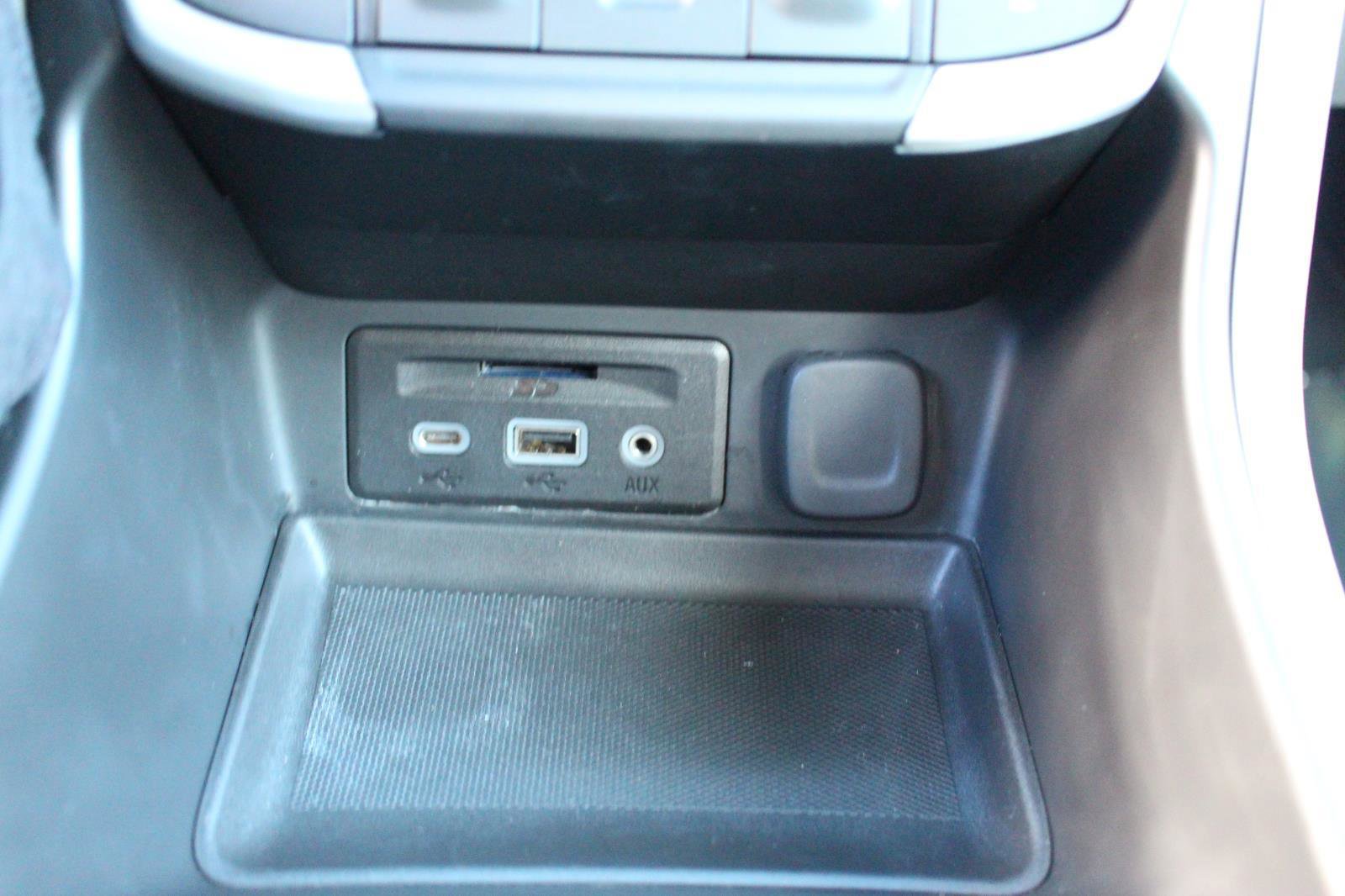 Used 2024 GMC Terrain SLT image 24