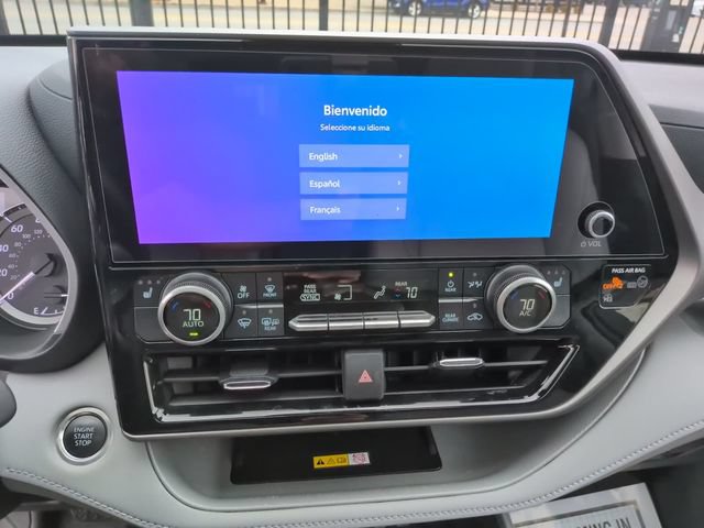 Certified 2025 Toyota Highlander XLE AWD/4WD image 19