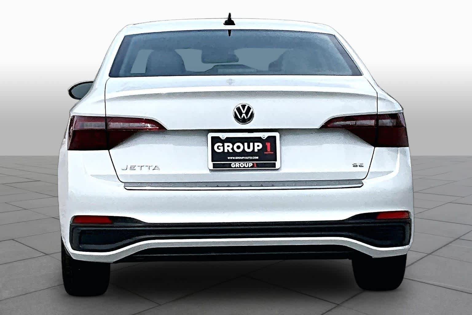 Used 2023 Volkswagen Jetta SE FWD image 5