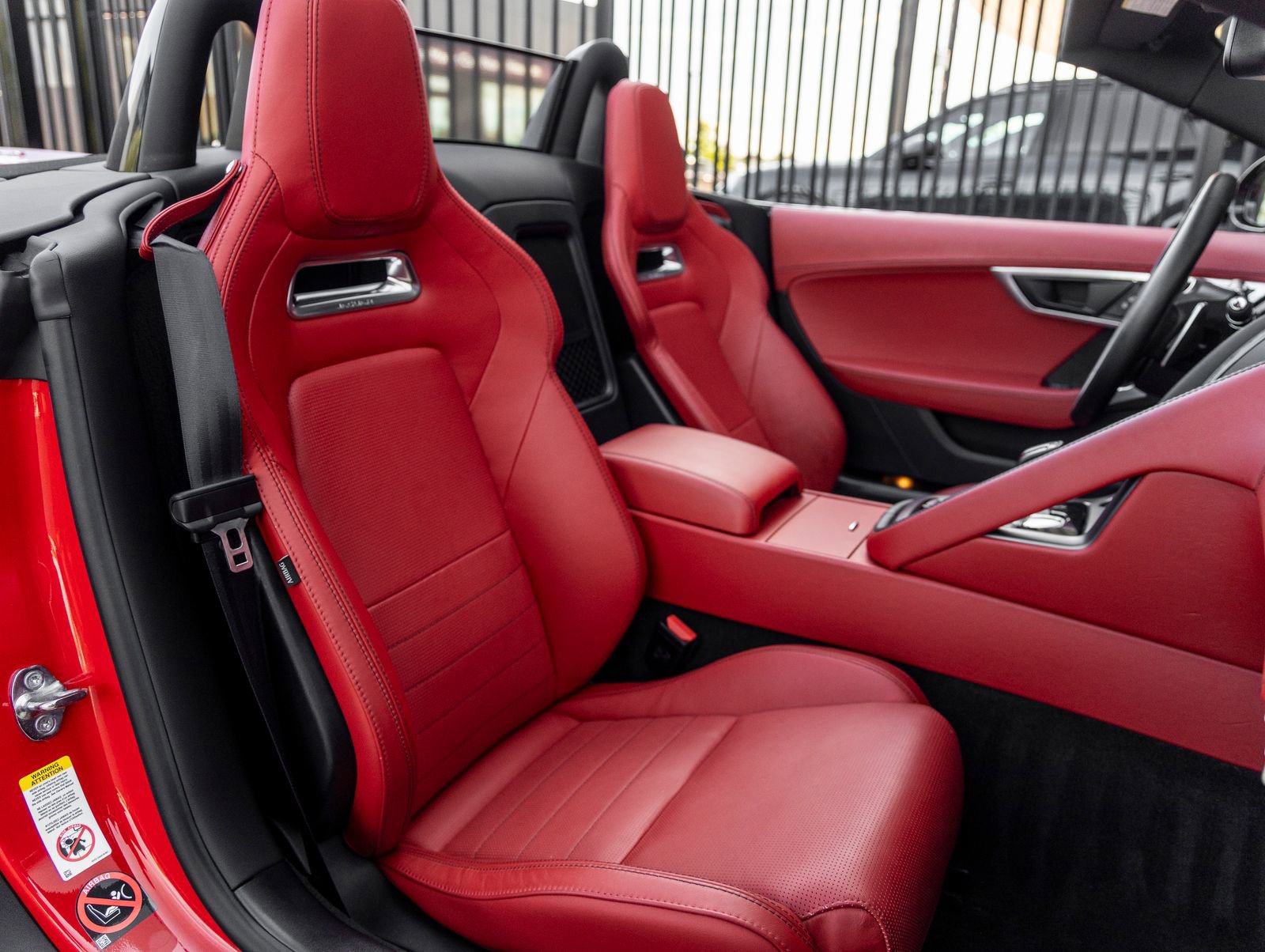 Used 2018 Jaguar F-TYPE R image 40