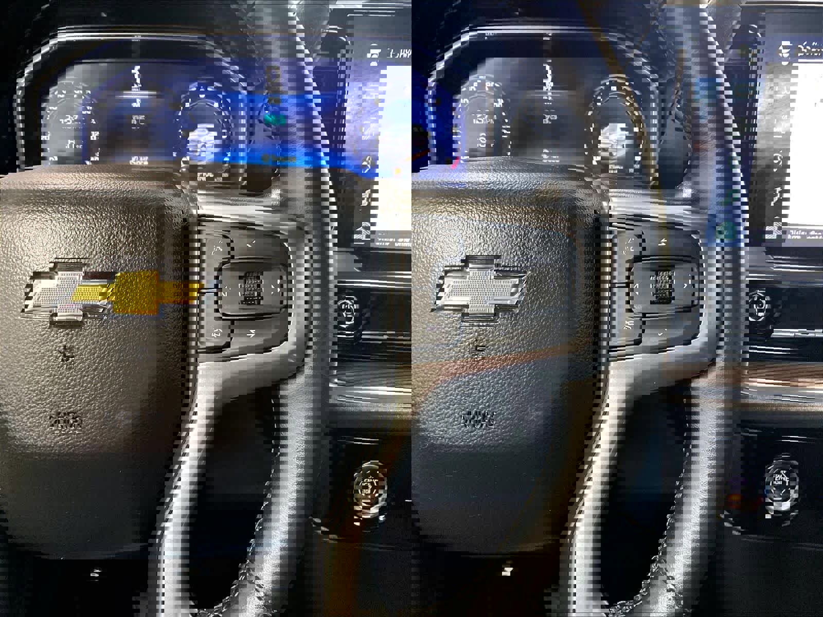 Used 2024 Chevrolet Silverado 1500 LT AWD/4WD image 23