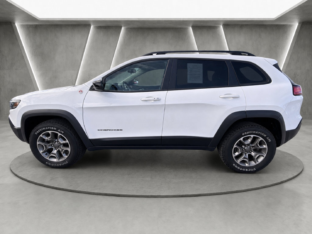 Used 2022 Jeep Cherokee Trailhawk w/ Comfort/Convenience Group AWD/4WD image 6