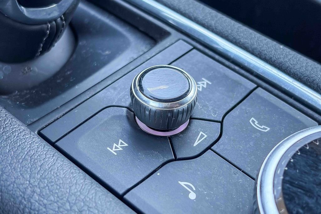 Used 2023 Cadillac XT6 Luxury image 29