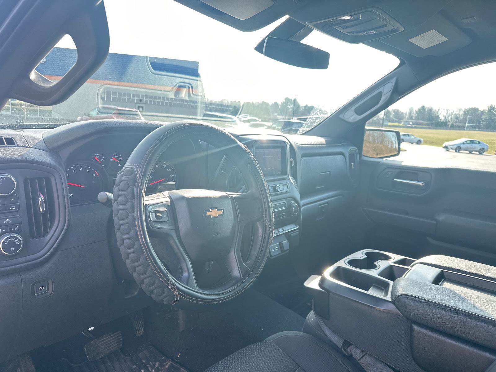 Used 2022 Chevrolet Silverado 1500 Custom image 5