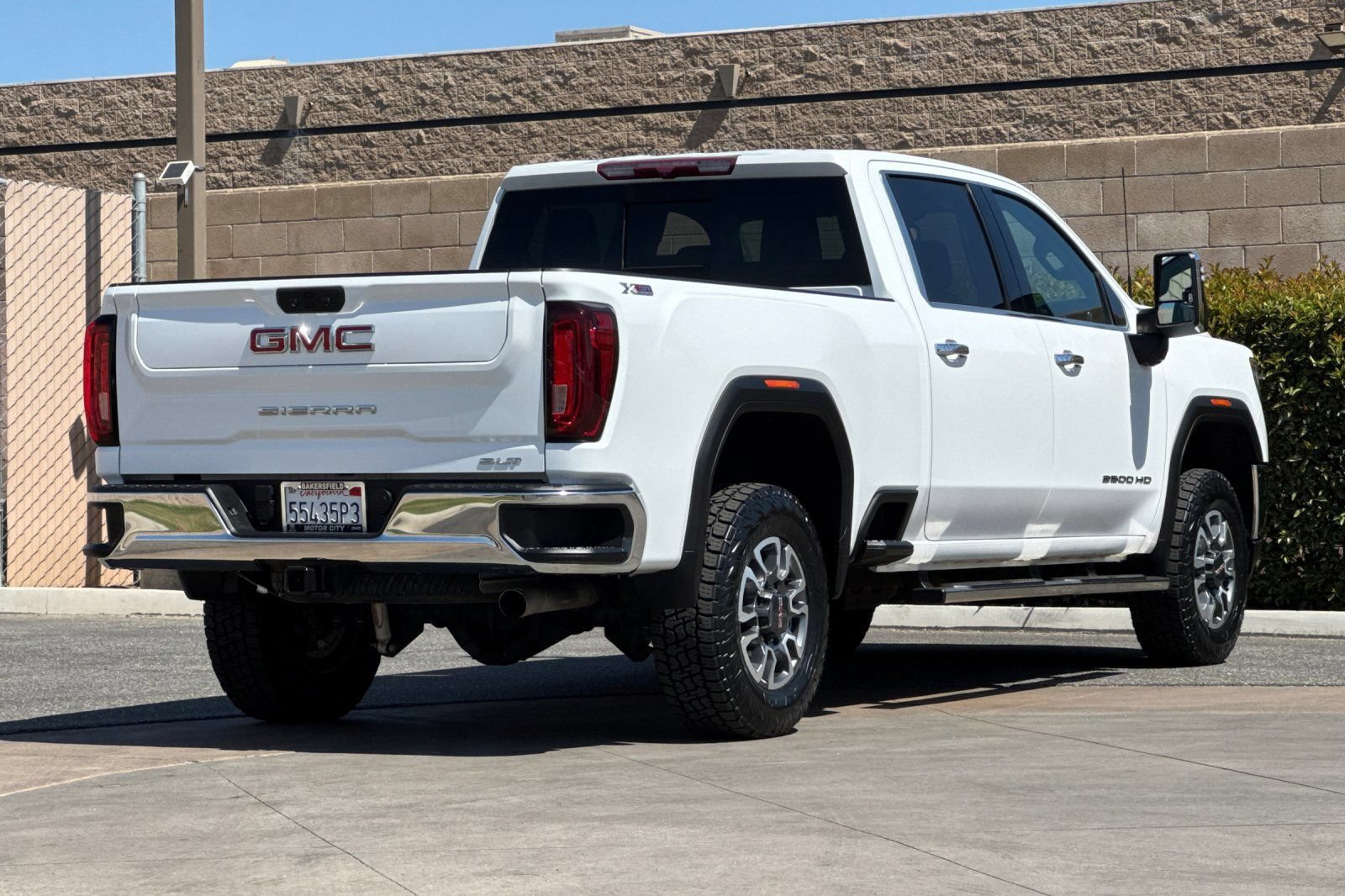 Certified 2023 GMC Sierra 2500 SLT w/ SLT Convenience Package AWD/4WD image 4