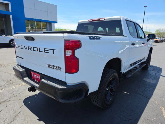 Used 2025 Chevrolet Silverado 1500 Custom Trail Boss w/ Dark Appearance Package AWD/4WD image 5