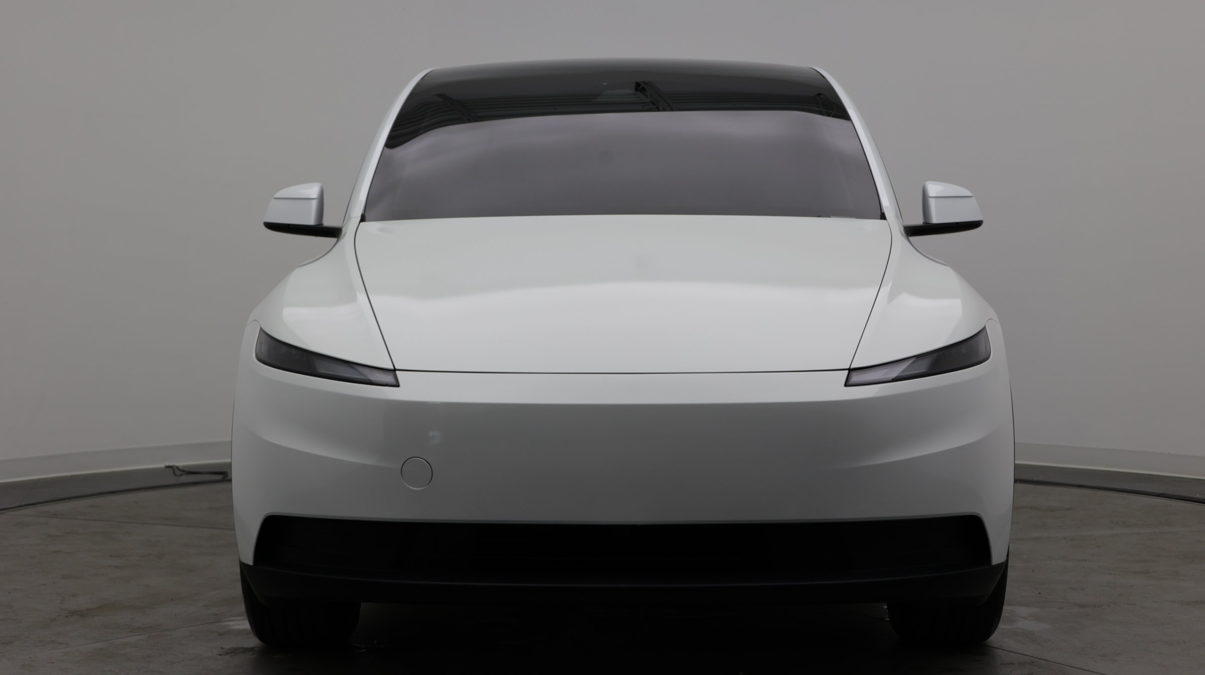 Used 2026 Tesla Model Y 2WD image 2