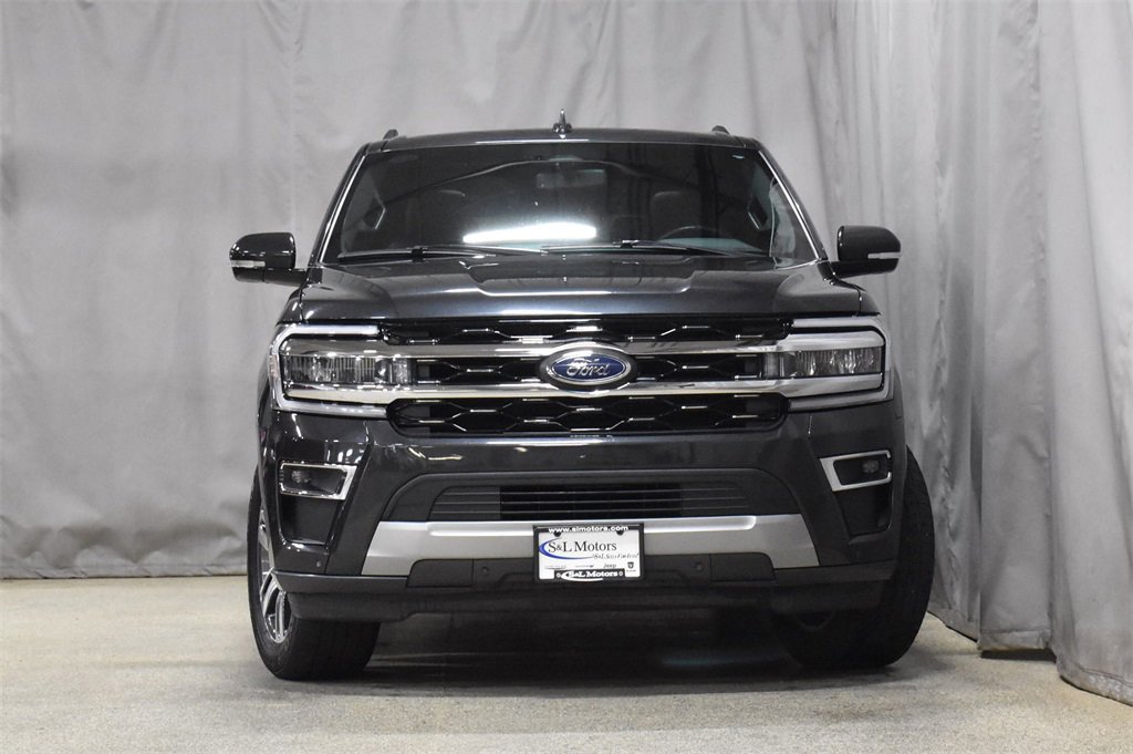 Used 2024 Ford Expedition Limited image 4