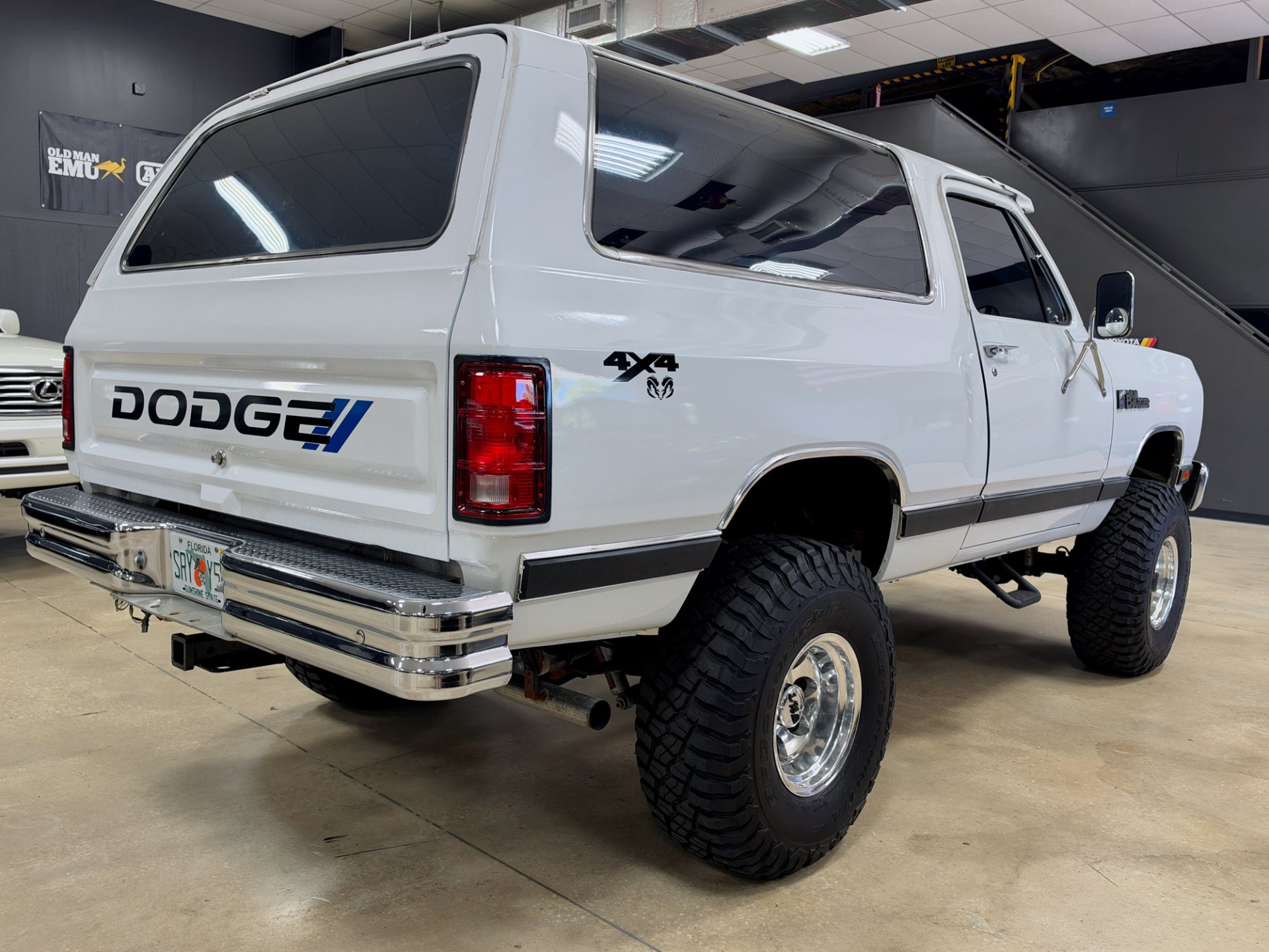 Used 1987 Dodge Ramcharger 4WD image 9
