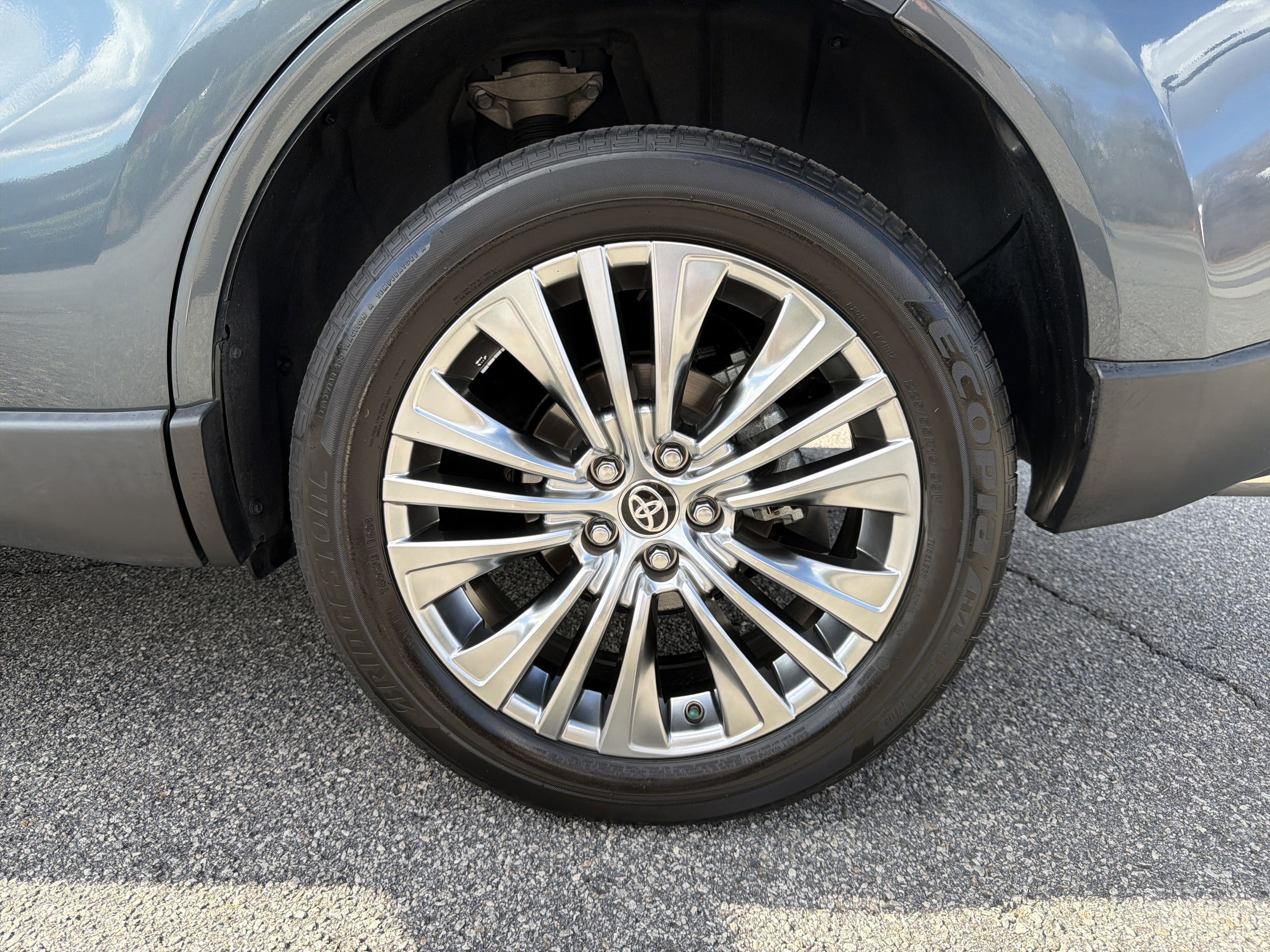 Certified 2021 Toyota Venza XLE w/ Softex Package image 34