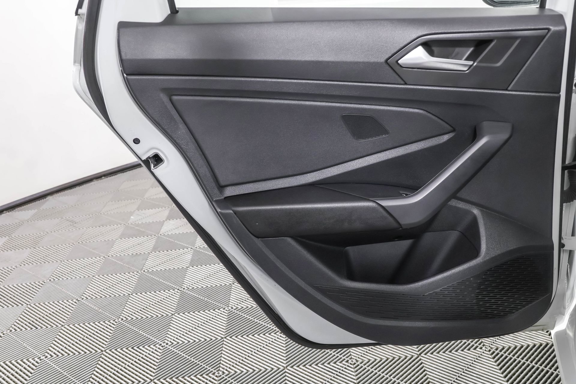 Used 2023 Volkswagen Jetta Sport image 36