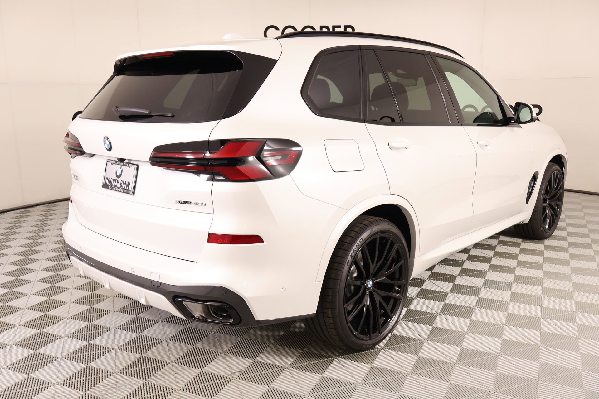 New 2026 BMW X5 xDrive40i w/ M Sport Package AWD/4WD image 22