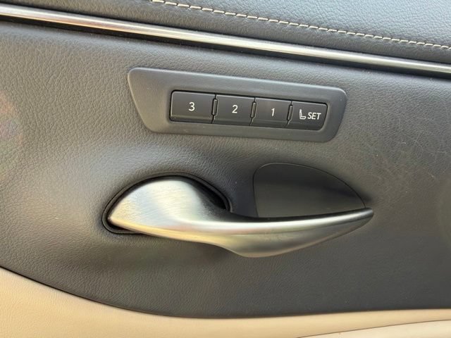 Used 2019 Lexus ES 350 w/ Premium Package FWD image 31