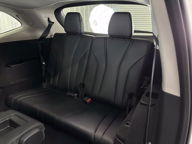 Certified 2026 Acura MDX w/ Technology Package FWD image 17