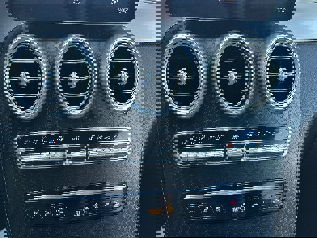 Used 2021 Mercedes-Benz GLC 300 image 21