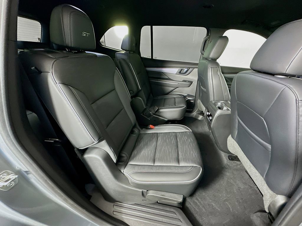 Used 2025 Buick Enclave Sport Touring w/ Super Cruise Package image 28