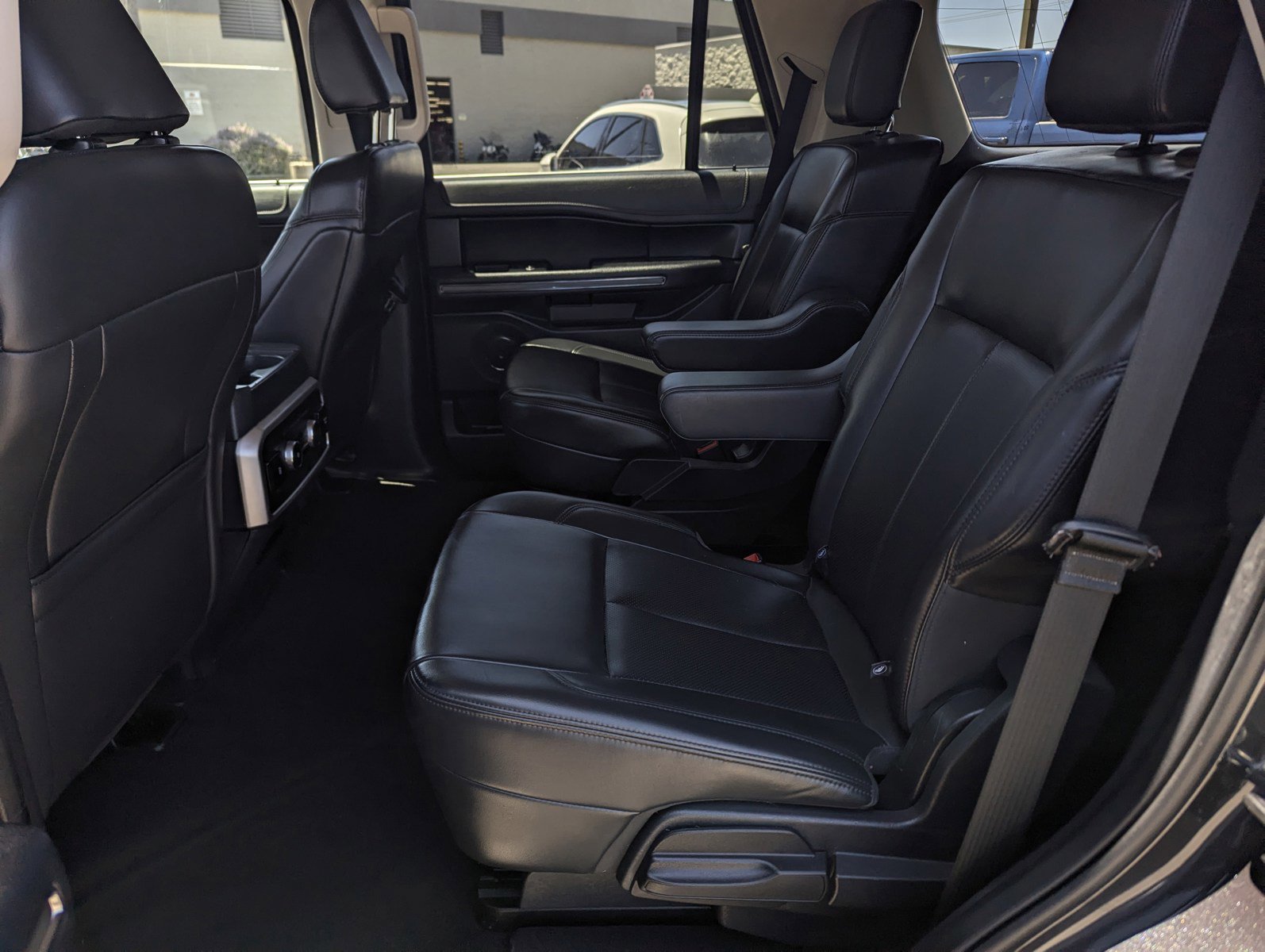 Certified 2024 Ford Expedition XLT RWD image 9
