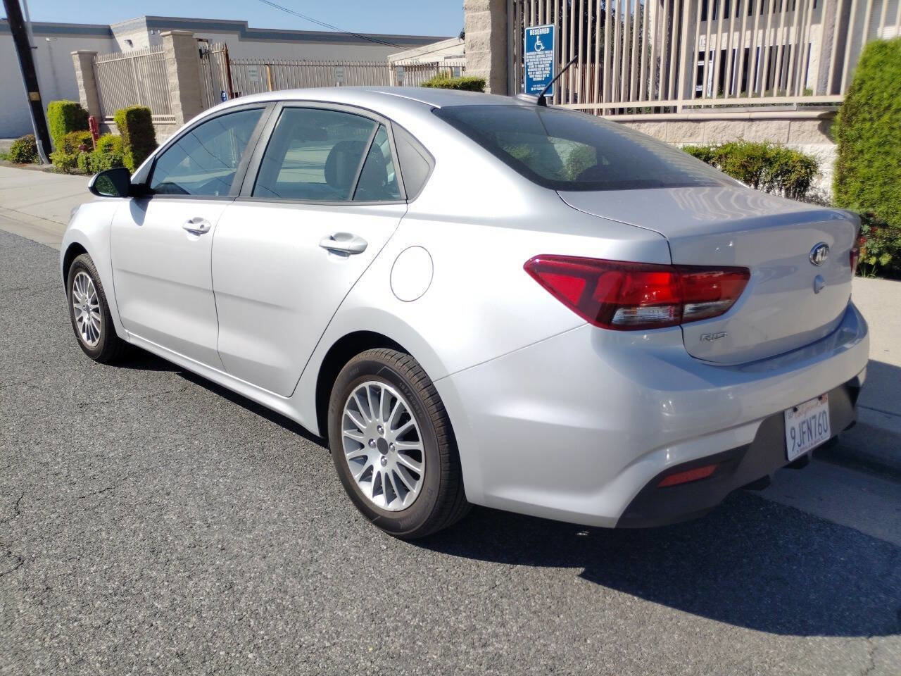 Used 2019 Kia Rio S image 2