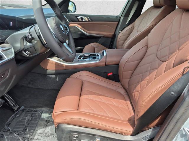 New 2026 BMW X5 xDrive50e w/ M Sport Package AWD/4WD image 4