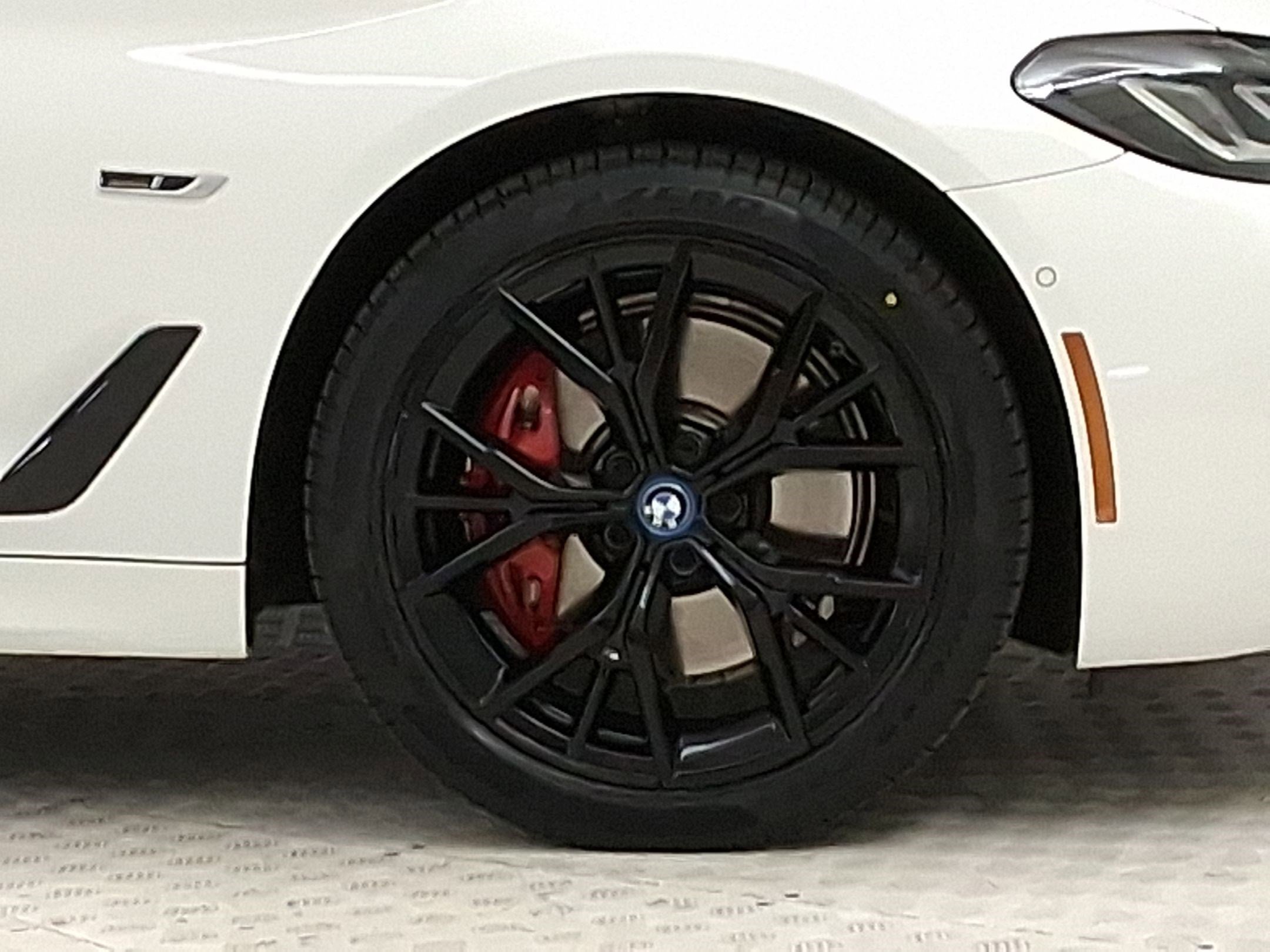 Certified 2023 BMW 530e 530e w/ M Sport Package image 10