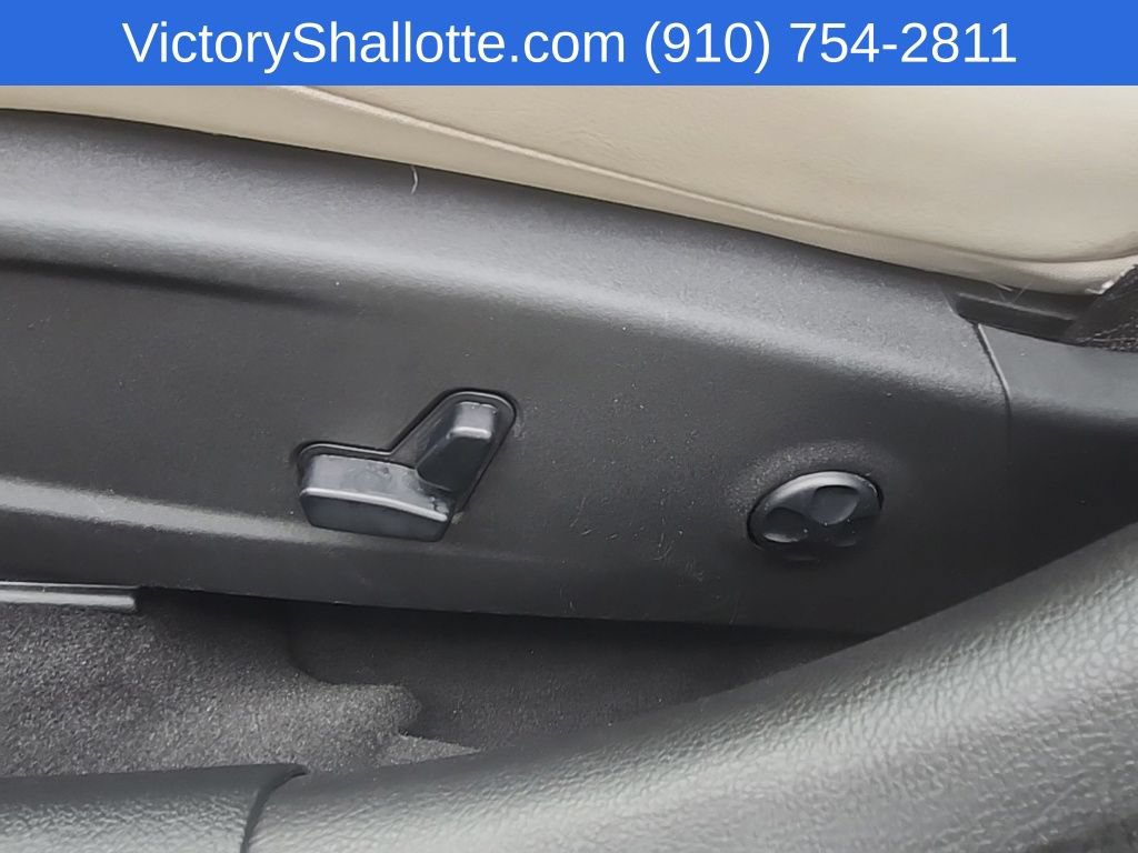 Used 2021 Chrysler 300 Touring L RWD image 17