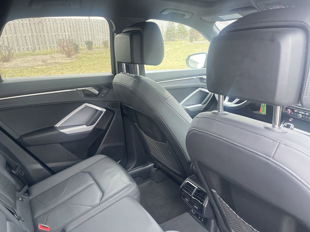 Used 2025 Audi Q3 2.0T Premium image 37
