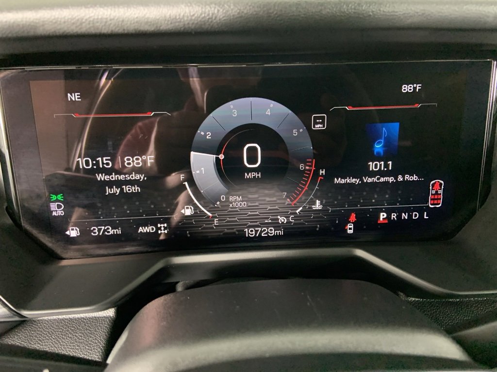 Used 2025 GMC Acadia Elevation image 10