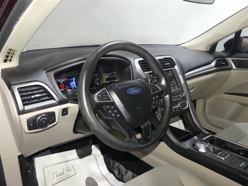 Used 2018 Ford Fusion SE w/ Fusion SE Technology Package FWD image 22