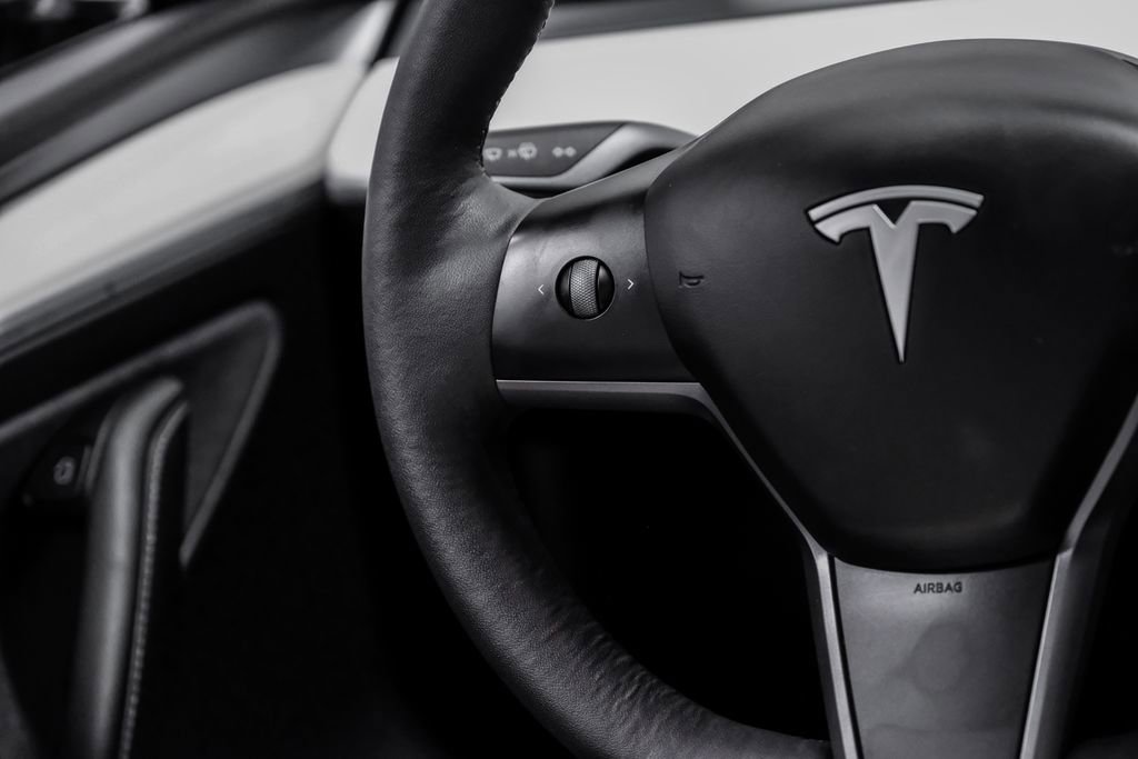 Used 2023 Tesla Model Y Long Range AWD/4WD image 18