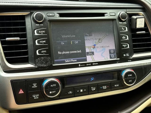 Used 2016 Toyota Highlander XLE FWD image 22