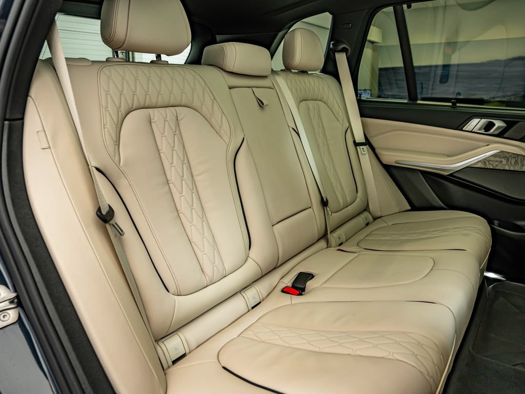 Used 2019 BMW X5 xDrive40i w/ Executive Package AWD/4WD image 39