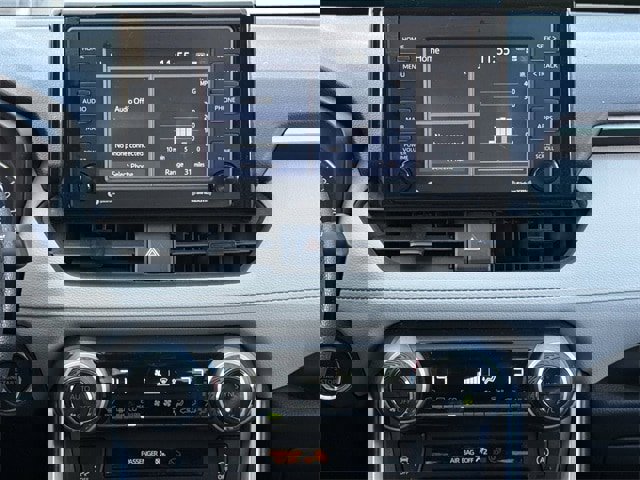 Used 2020 Toyota RAV4 XLE image 15