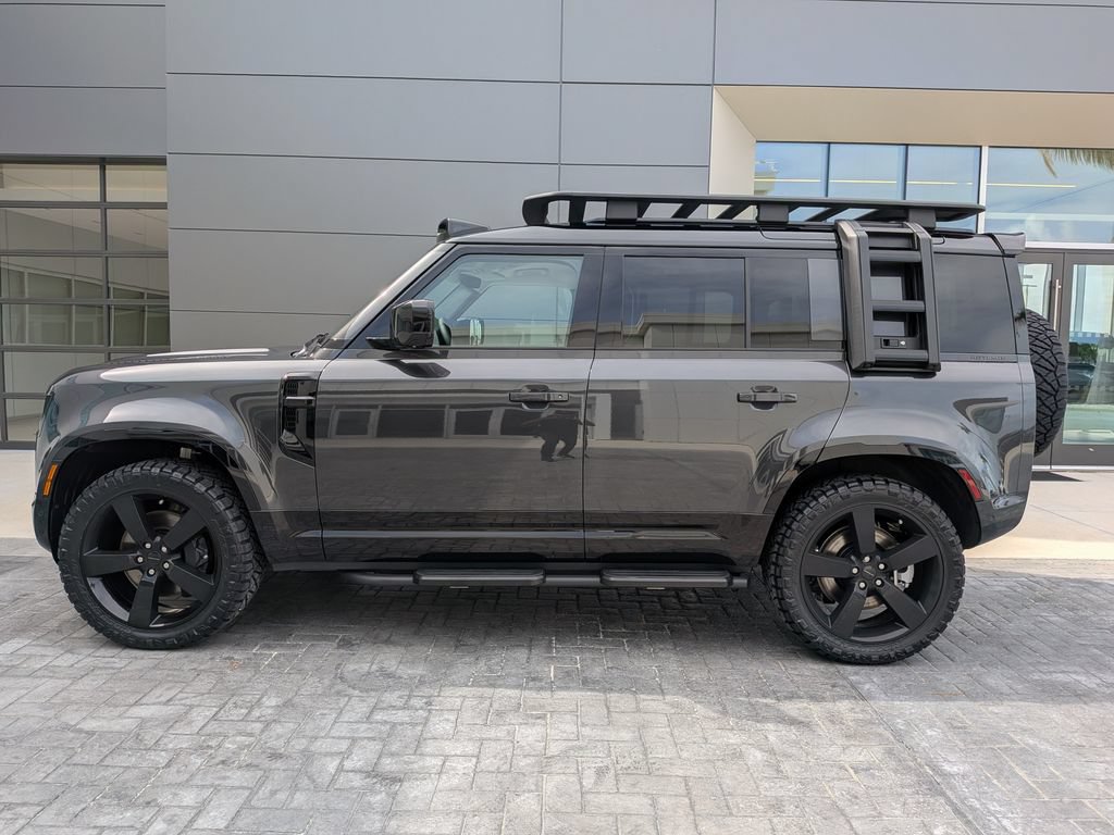 New 2026 Land Rover Defender 110 X-Dynamic SE AWD/4WD image 9