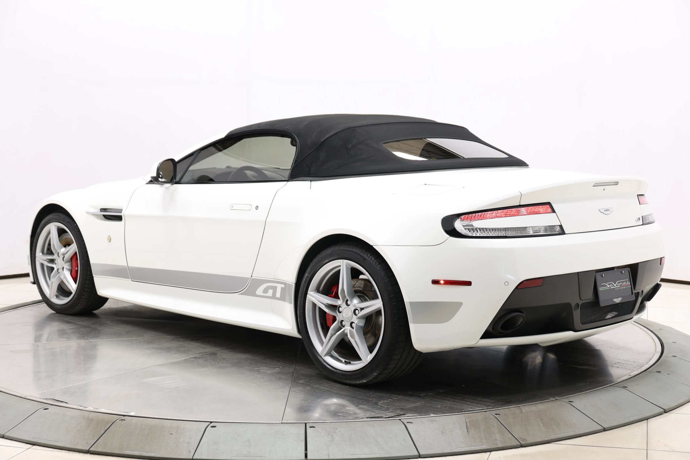 Used 2016 Aston Martin V8 Vantage GT RWD image 79