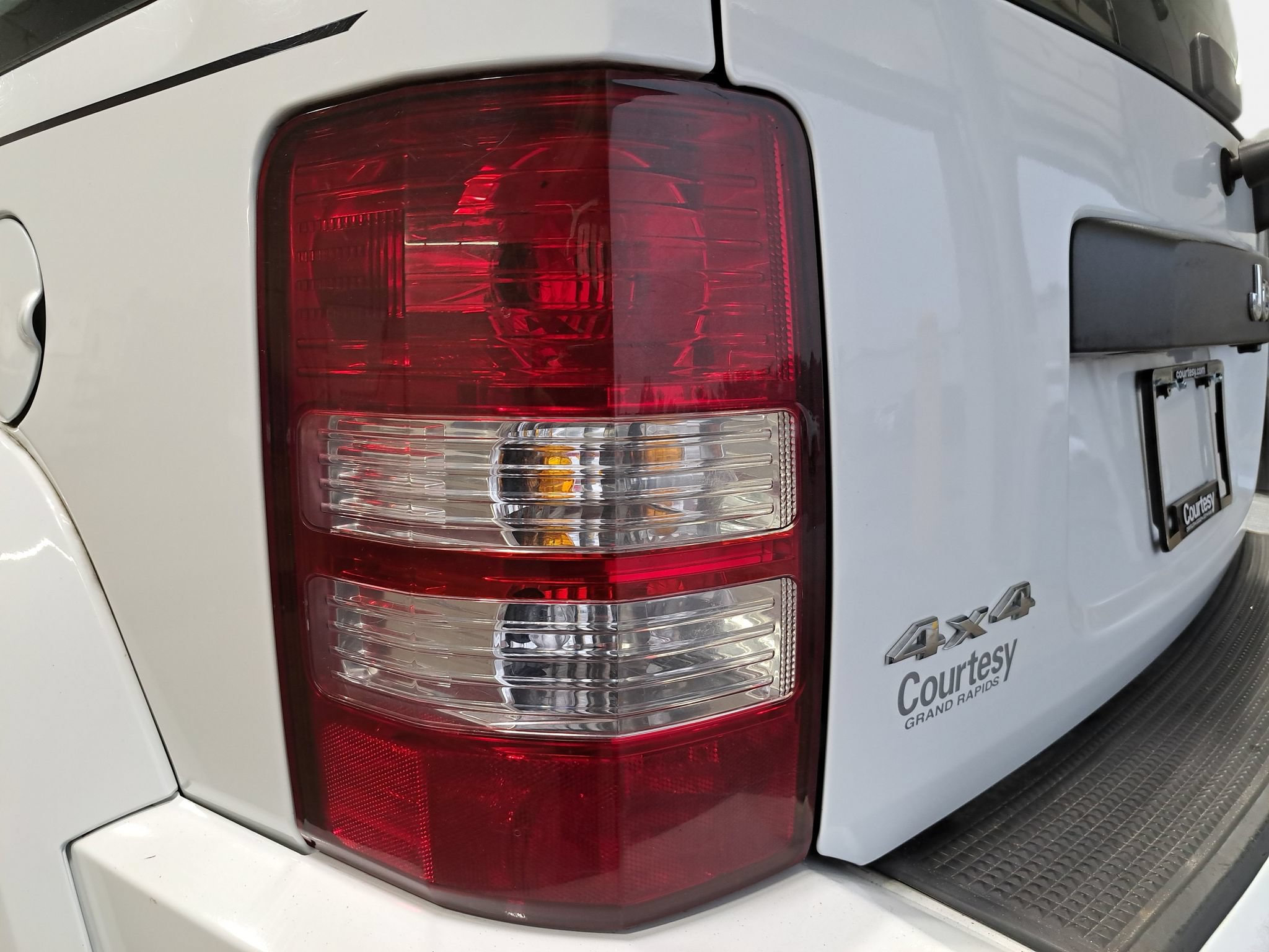 Used 2011 Jeep Liberty Sport AWD/4WD image 30