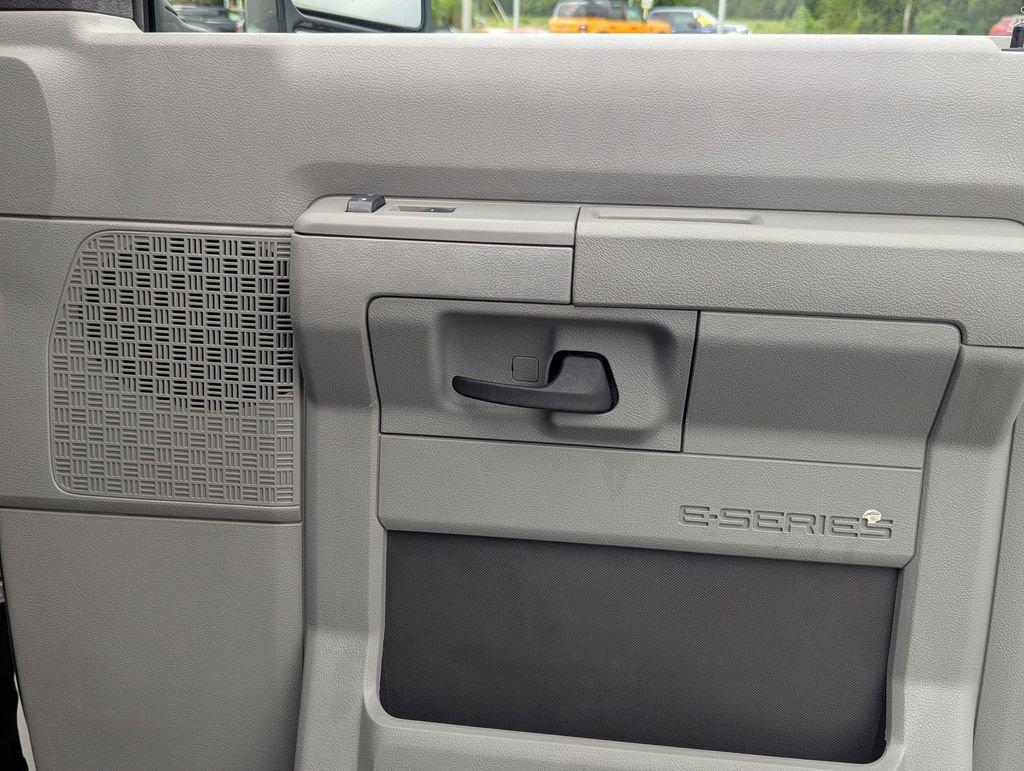Used 2014 Ford E-150 and Econoline 150 w/ Power Group RWD image 23
