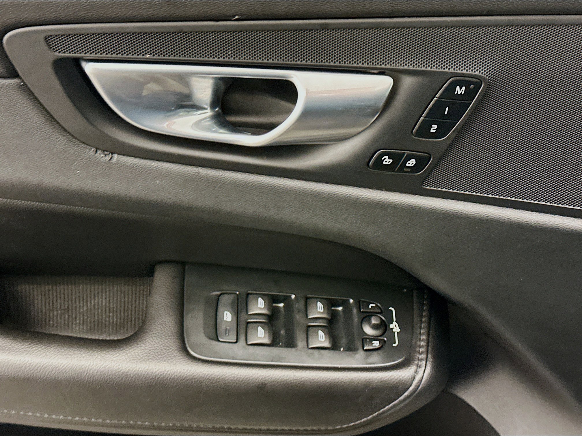 Used 2023 Volvo XC60 B5 Core w/ Climate Package image 15