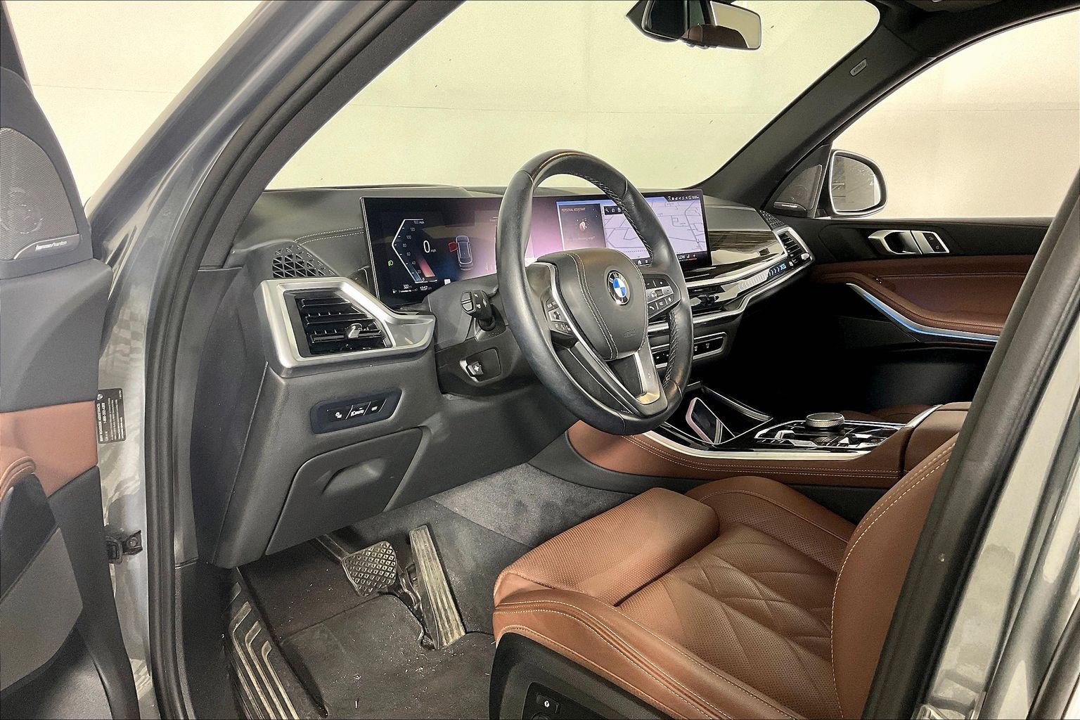 Used 2024 BMW X5 xDrive40i w/ Premium Package AWD/4WD image 7
