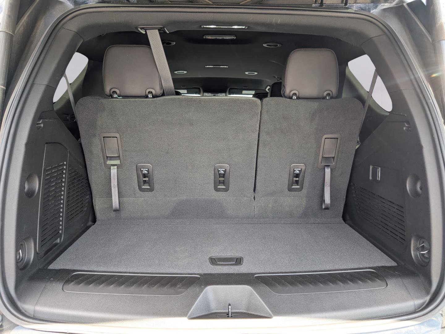 Used 2023 GMC Yukon SLT RWD image 44