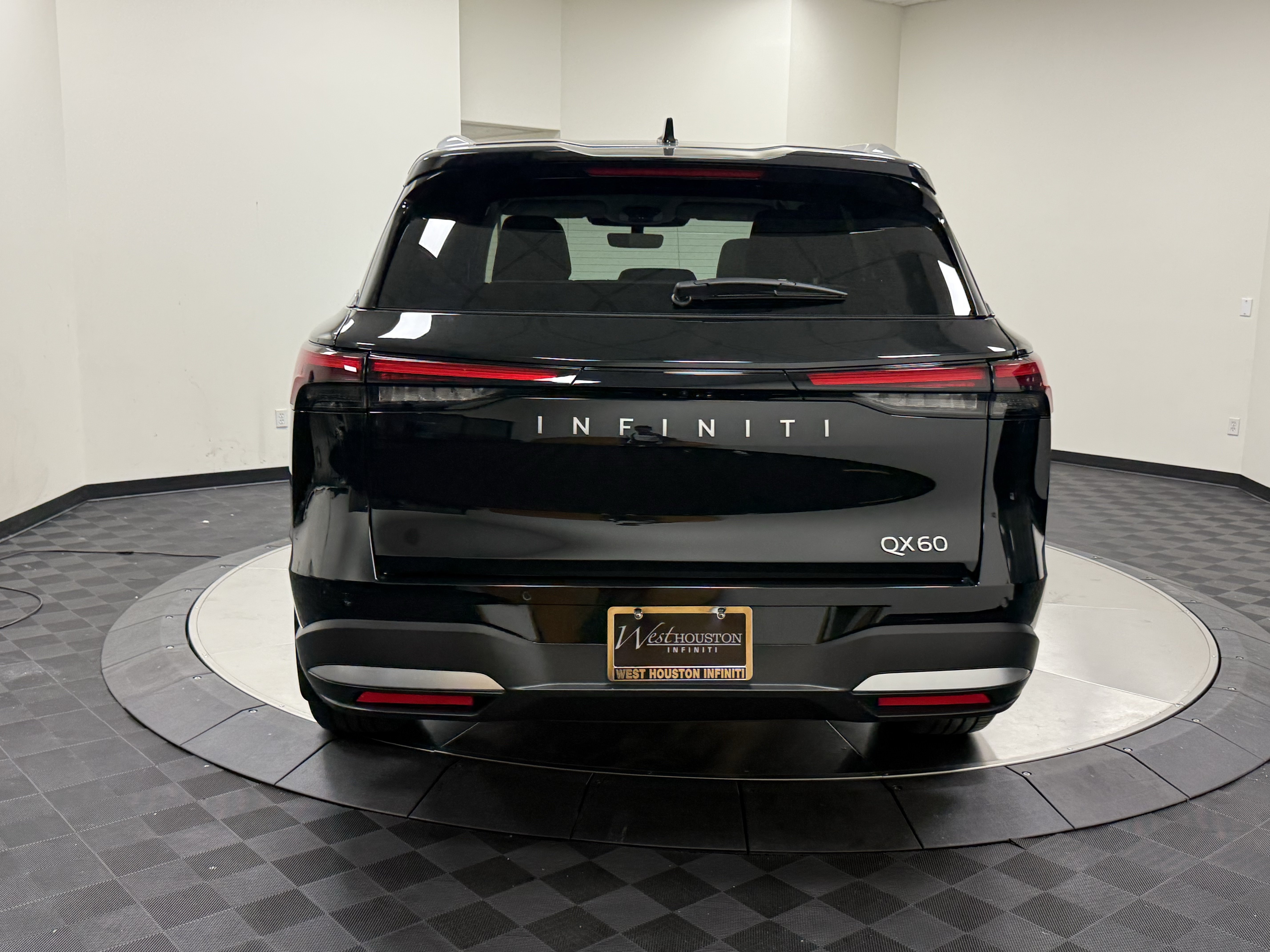 Used 2027 INFINITI QX60 Luxe w/ Cargo Package FWD image 6